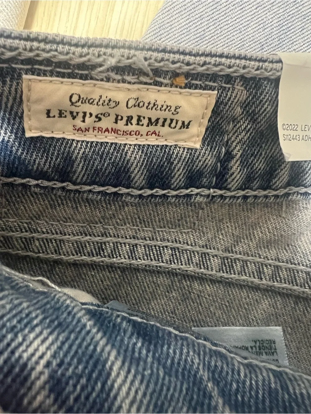 Levi’s Premium Low Loose Jeans Light Vintage Blue Wash NWT Size 29 - Picture 5 of 7